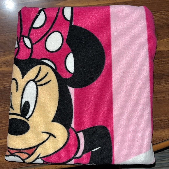Disney Minnie Mouse two piece swimwear 2T and towel - Picture 5 of 11